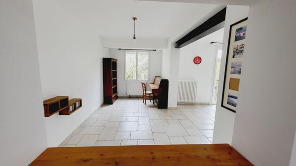 MAISON DE VILLE AVEC 4 CHAMBRES JARDIN ET PISICNE A CARCASSONNE
