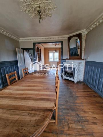 Maison Familliale de 165 m² avec Accès Terrasse édifiée sur un Terrain de 497 m²