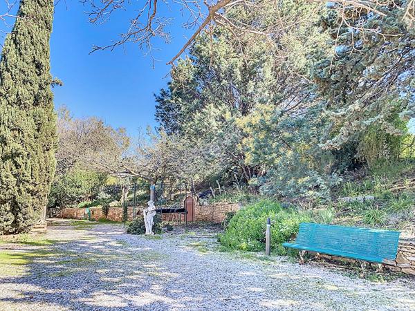 Demeure Provençale Ollioules/La Seyne T6 de 172m² sur un terrain de 2730 m².