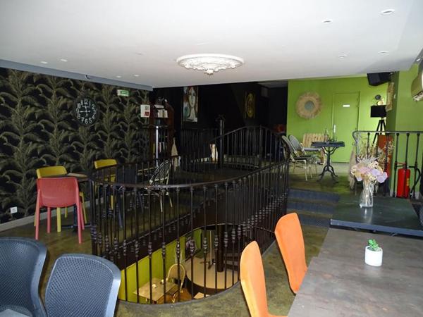 Immeuble Montignac Lascaux 4 pièce(s) 181 m2