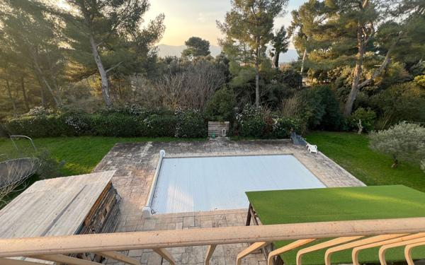 Appartement à vendre    3 pièces • 70 m2 Marseille 12