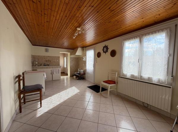 Maison à QUESTEMBERT, 56230 - 5 pièces 90m²