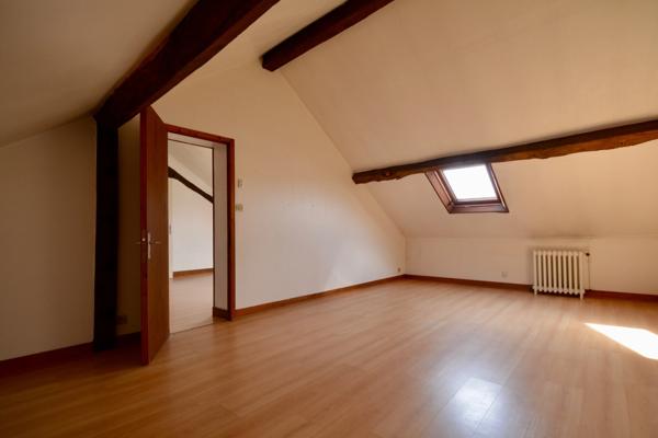 A vendre : Maison de caractère 112 m² à Serquigny – 4 ch, jardin clos sans vis-à-vis et Gare à pied (Paris 1h25)