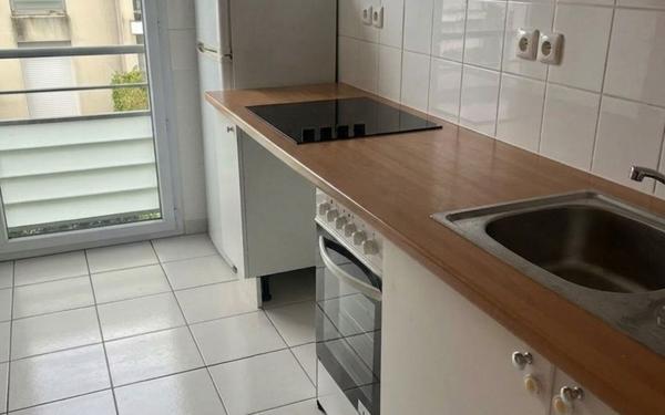 Appartement à louer    3 pièces •  Saint-Macaire