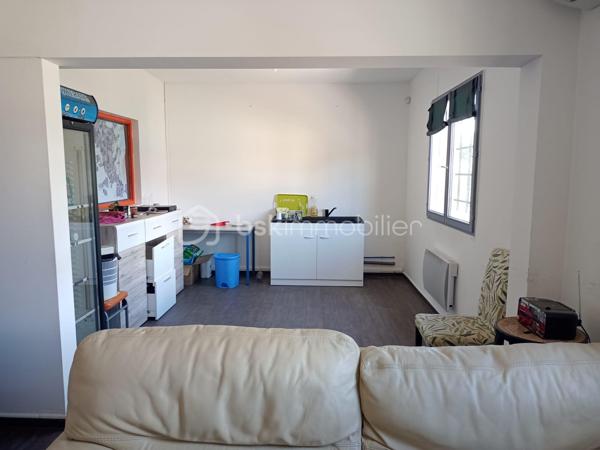 Local d activites de 1 485 m²