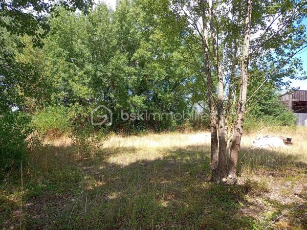 Local d activites de 1 485 m²