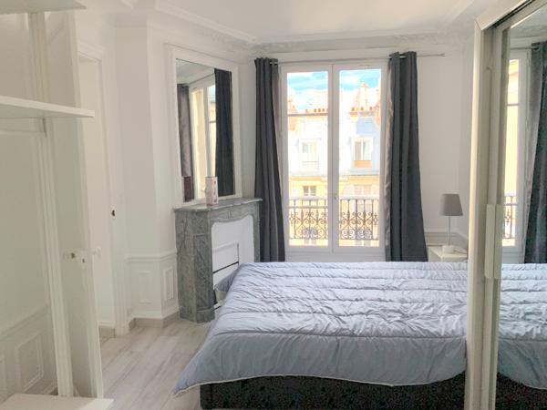 Charmant appartement 2 pièces à louer au 5ème étage à Paris