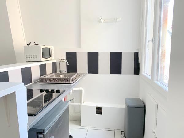 Charmant appartement 2 pièces à louer au 5ème étage à Paris
