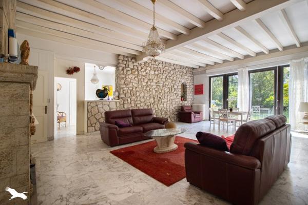 Maison à vendre |  Pomarez |  10 pièces | 385 m²