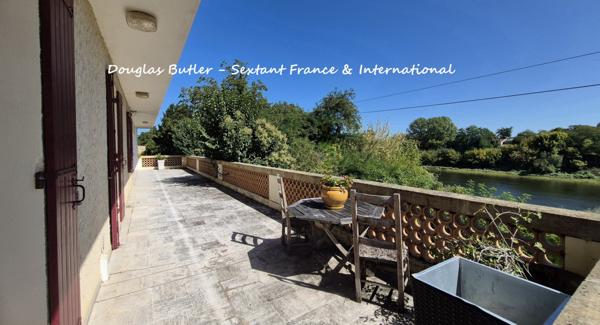 Elegante propriete avec parc et piscine, vue sue la Dordogne