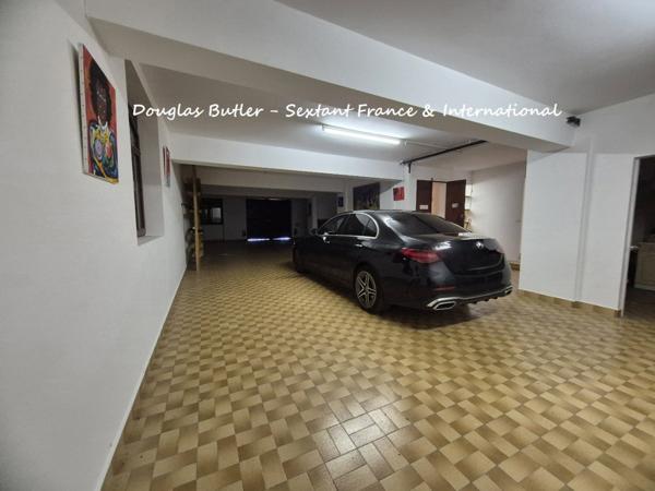 Elegante propriete avec parc et piscine, vue sue la Dordogne