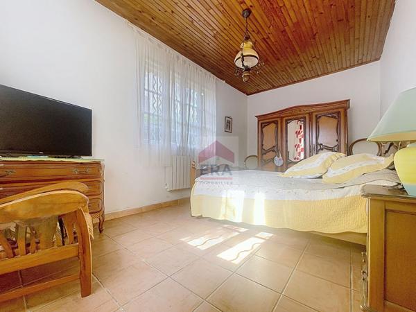 A VENDRE MARSEILLE PENNES MIRABEAU GAVOTTE 13015 MAISON TERRAIN PISCINE GARAGE DEPENDANCE COMMERCIAL