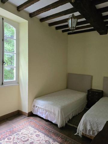 Vaste propriété familiale de caractère