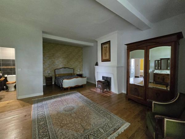 Vaste propriété familiale de caractère