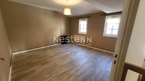 BAR LE DUC Maison centre ville de 215m² sur trois niveaux avec 8 pièces dont 5 chambres