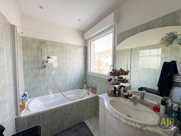 Location appartement Nantes : 1 587 € - AJP Immobilier Nantes Ouest