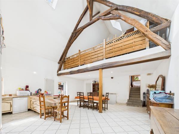 Tronsanges (58400) À Vendre – Maison de charme à Tronsanges