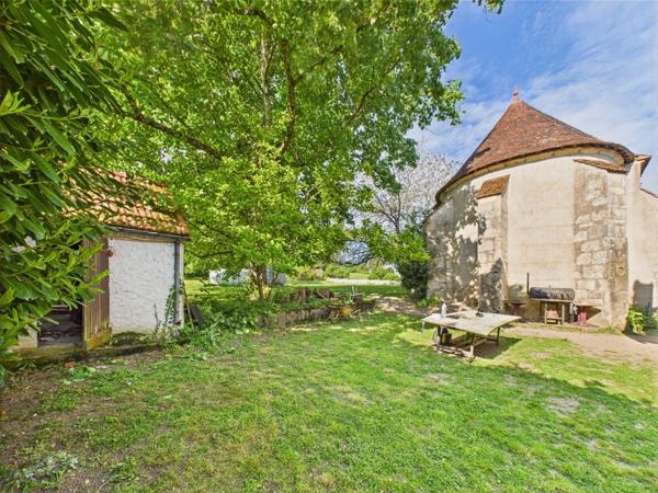 Tronsanges (58400) À Vendre – Maison de charme à Tronsanges