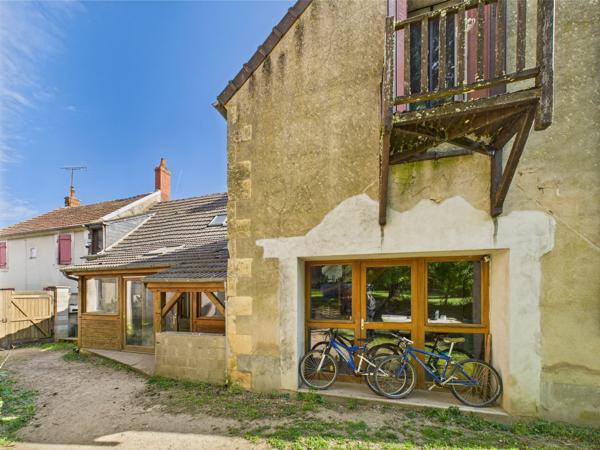 Tronsanges (58400) À Vendre – Maison de charme à Tronsanges