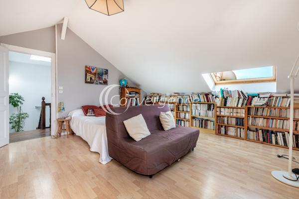 Maison
                                                                                                                                                                                                                                                                                                                        5 pièce(s)                                                                                                                                                                                                          4 chambre(s)                                                                                                                                                                                                          125  m²