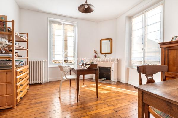 Maison
                                                                                                                                                                                                                                                                                                                        5 pièce(s)                                                                                                                                                                                                          4 chambre(s)                                                                                                                                                                                                          125  m²
