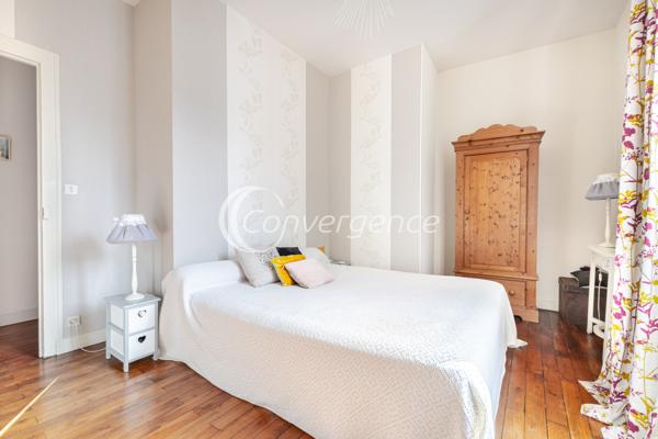 Maison
                                                                                                                                                                                                                                                                                                                        5 pièce(s)                                                                                                                                                                                                          4 chambre(s)                                                                                                                                                                                                          125  m²