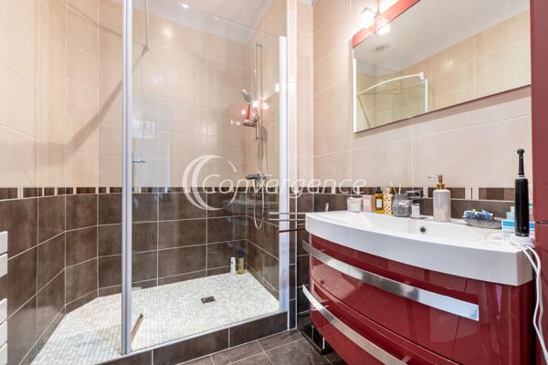 Maison
                                                                                                                                                                                                                                                                                                                        5 pièce(s)                                                                                                                                                                                                          4 chambre(s)                                                                                                                                                                                                          125  m²