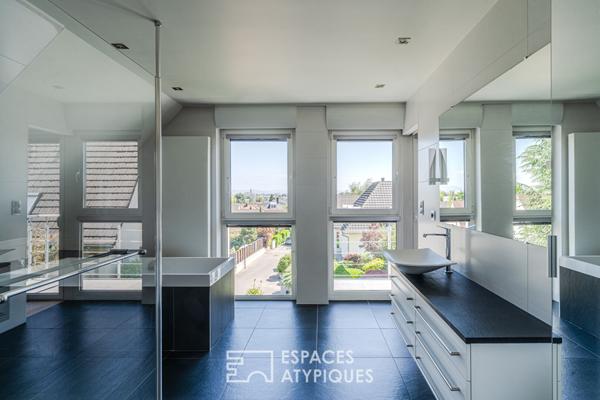 Maison contemporaine sur les hauteurs avec vue Cathédrale