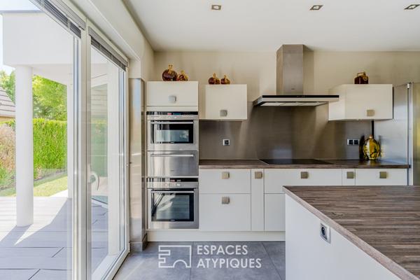 Maison contemporaine sur les hauteurs avec vue Cathédrale