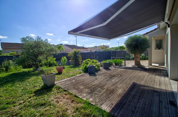 ESTILLAC - Maison de plain pied sur la commune d'Estillac de 100 m2 composée de 3 chambres, jardin et garage dans quartier calme et recherché