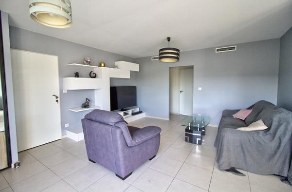 ESTILLAC - Maison de plain pied sur la commune d'Estillac de 100 m2 composée de 3 chambres, jardin et garage dans quartier calme et recherché