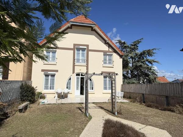 Villa ancienne proche mer à Barneville plage