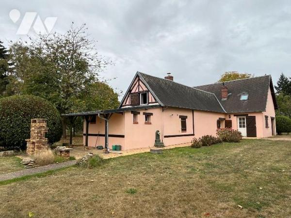Une charmante maison située sur la commune de MESNIL-EN-OUCHE (27410) et proche de BERNAY 15min...