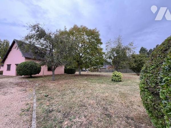 Une charmante maison située sur la commune de MESNIL-EN-OUCHE (27410) et proche de BERNAY 15min...