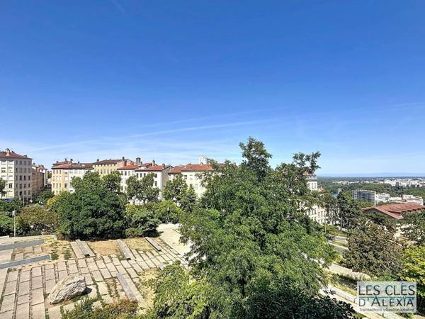 EN EXCLUSIVITÉ - T2 BIS - LYON 1 - AU COEUR DES PENTES DE LA CROIX ROUSSE