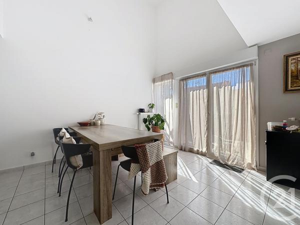 Appartement F3 à vendre  4 pièces - 67,82 m2 GRAND CHARMONT - 25