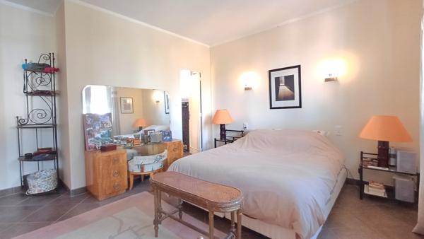 Ouveillan (11590) COUP DE CŒUR – Maison 210 m² – Vue dégagée – Piscine – Terrain arboré