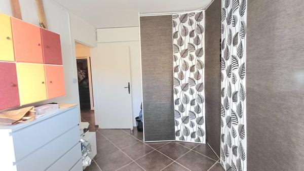 Ouveillan (11590) COUP DE CŒUR – Maison 210 m² – Vue dégagée – Piscine – Terrain arboré