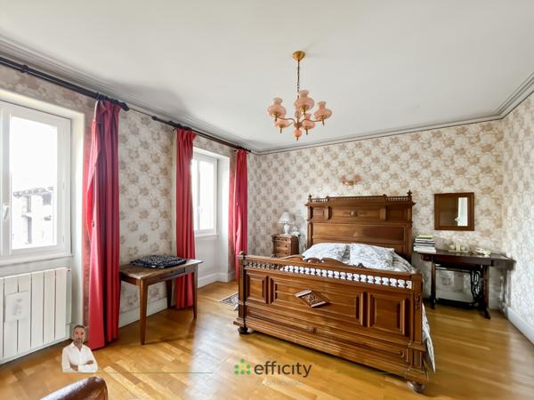 Maison 9 pièces - 260 m²