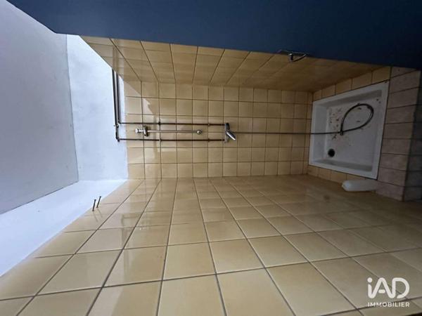 Location hangar 300 m² Vatimont