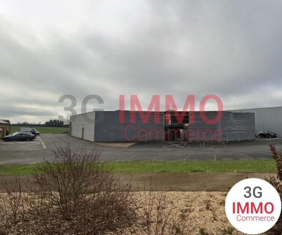 Location / Local Commercial à Niort (79000)