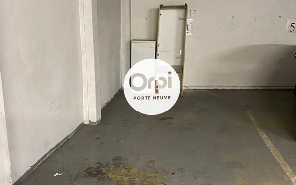 Stationnement à louer    10 m2 Boulogne-sur-Mer