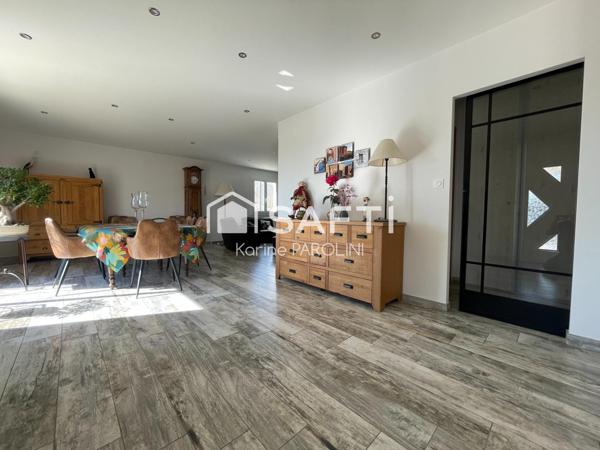 Maison rénovée avec piscine à Saint-Hilaire