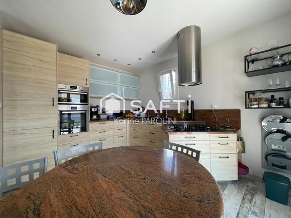 Maison rénovée avec piscine à Saint-Hilaire