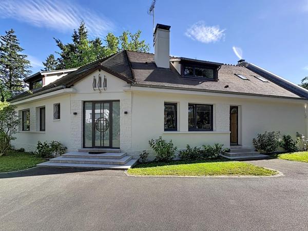 Maison d'exception dans le domaine du Lys