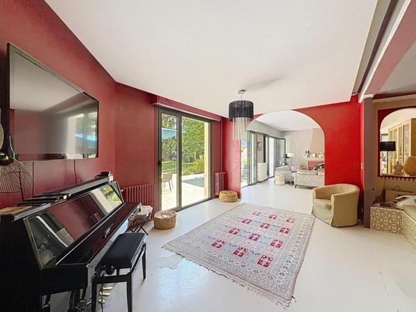 Maison d'exception dans le domaine du Lys