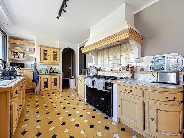 Maison d'exception dans le domaine du Lys