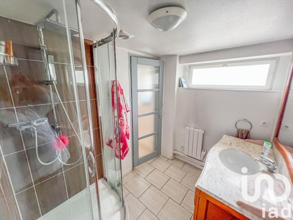 Building for sale 270 m² Meaux