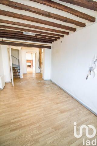 Building for sale 270 m² Meaux