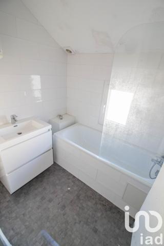 Building for sale 270 m² Meaux